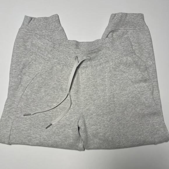 Lululemon Scuba High Rise Cropped Jogger - Picture 4 of 7